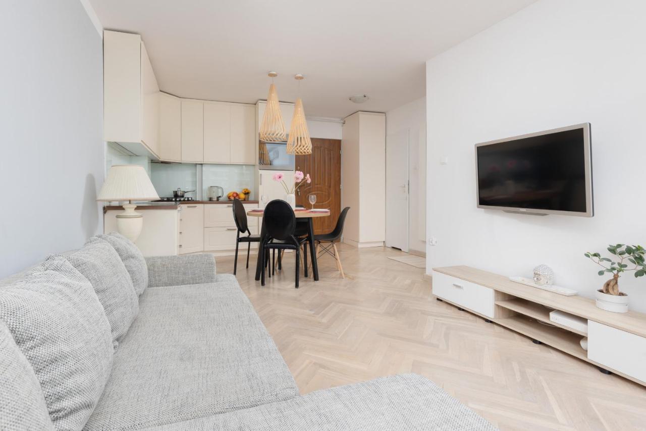 Zlota Apartment Center Of Warsaw By Noclegi Renters Varsóvia Exterior foto