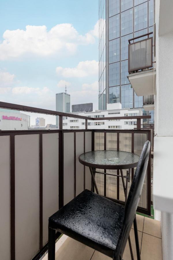 Zlota Apartment Center Of Warsaw By Noclegi Renters Varsóvia Exterior foto